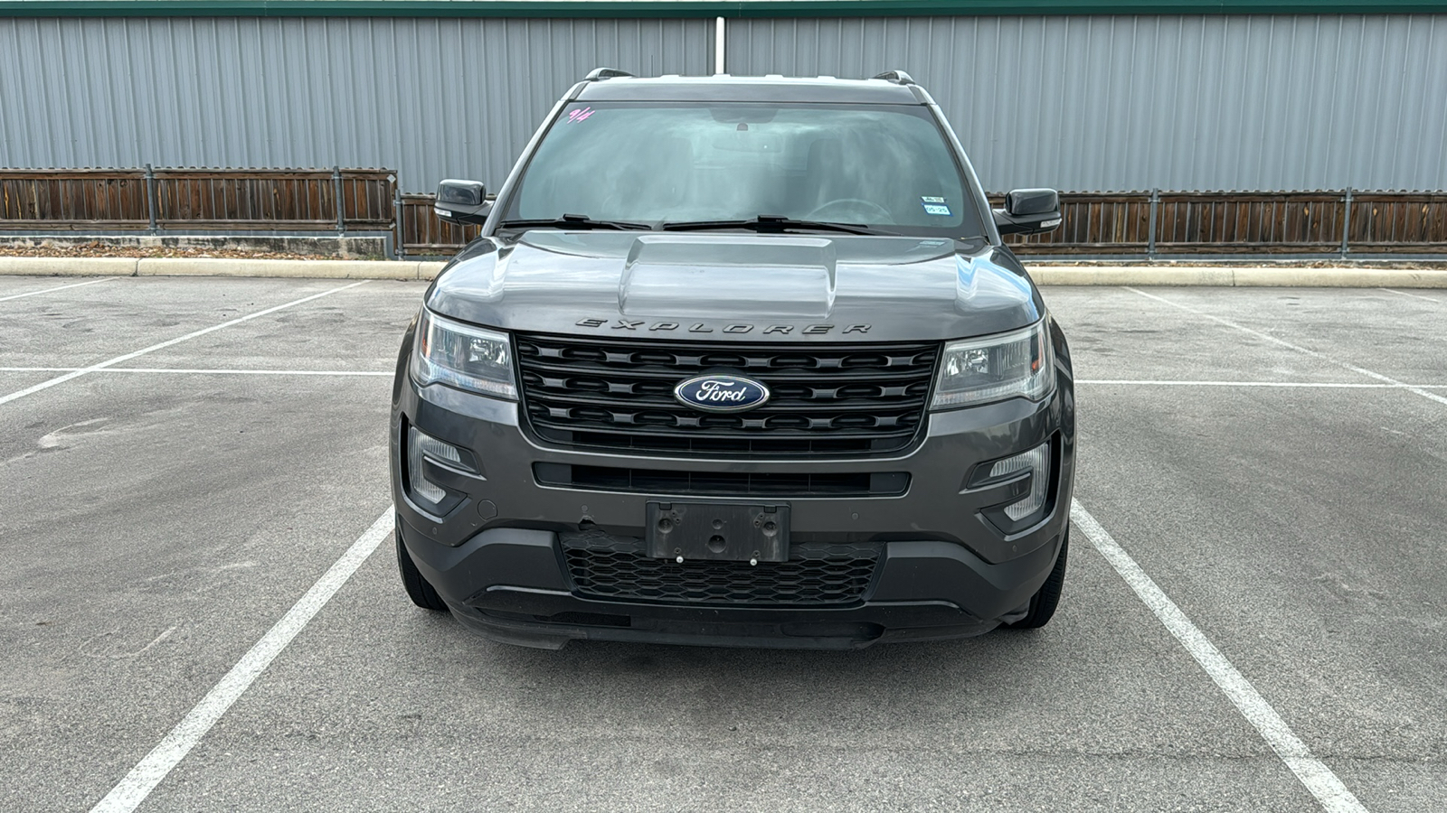 2017 Ford Explorer Sport 2