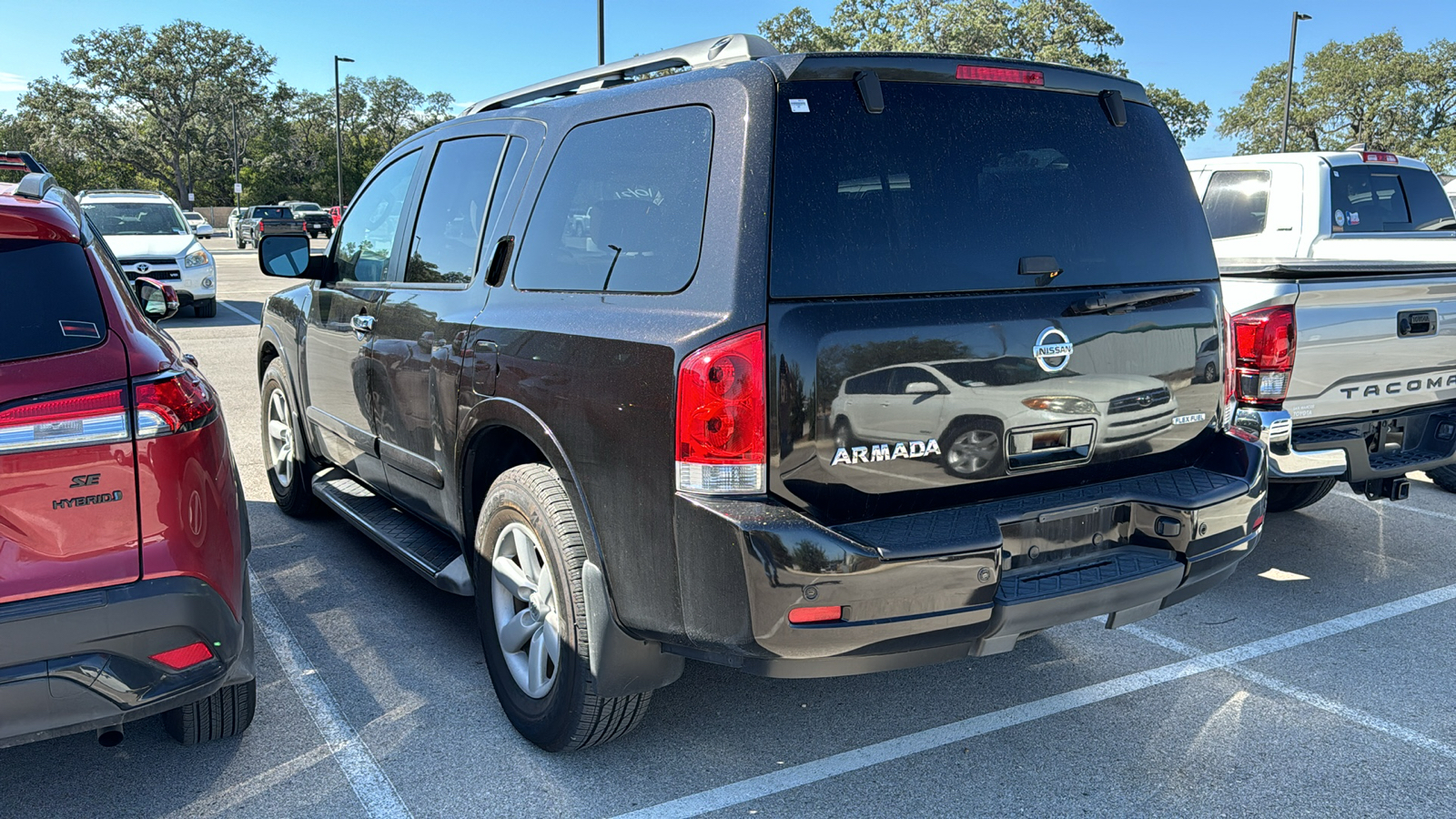 2011 Nissan Armada SV 4