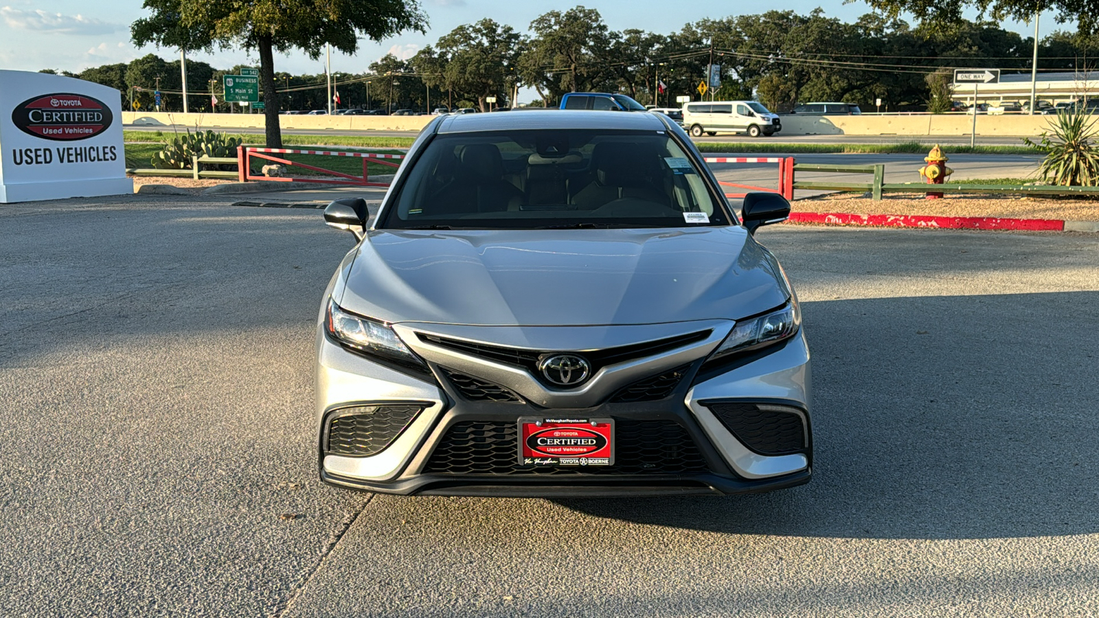 2022 Toyota Camry SE Nightshade 2