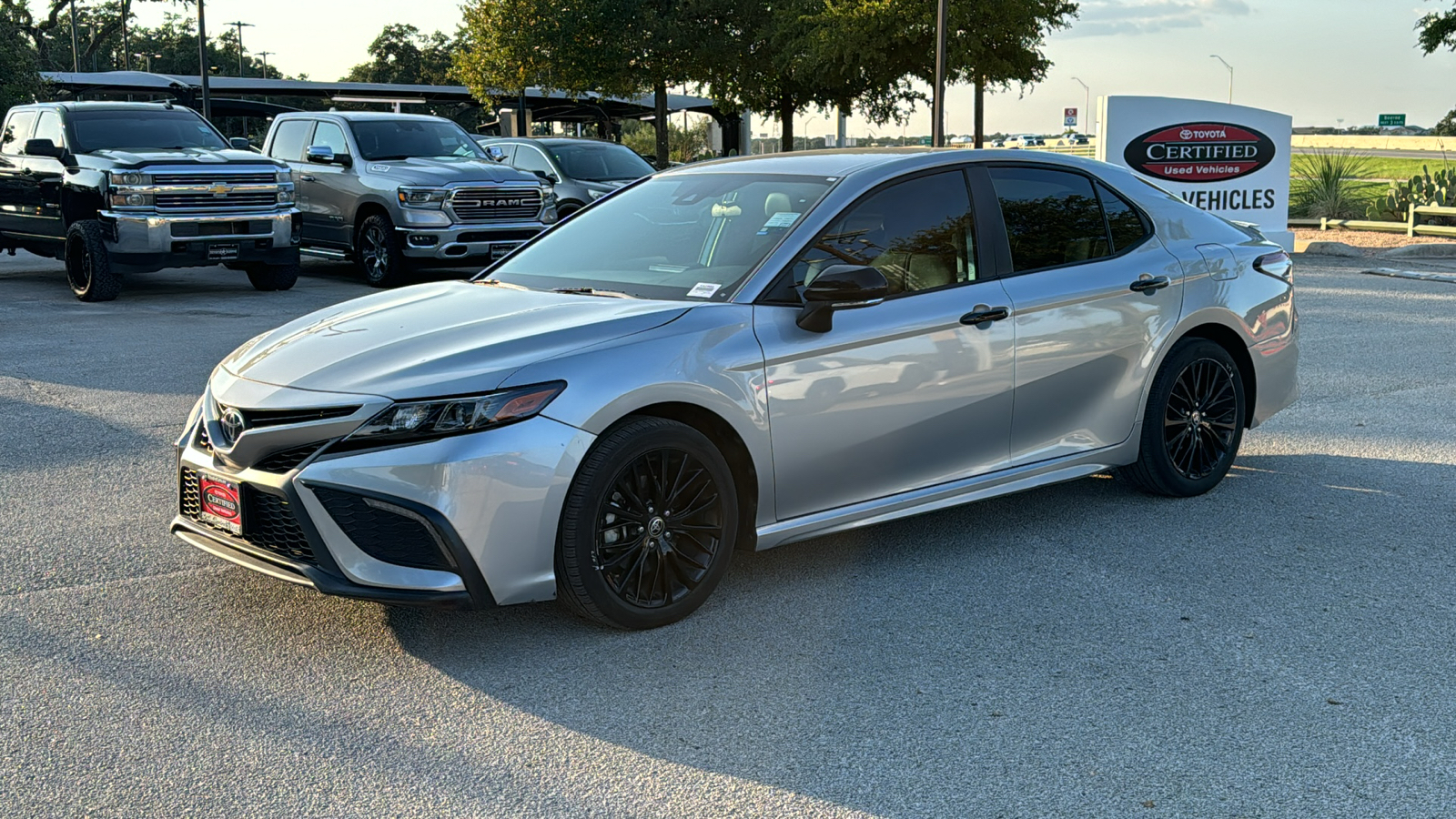 2022 Toyota Camry SE Nightshade 3