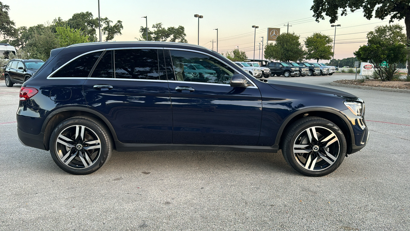 2021 Mercedes-Benz GLC GLC 300 8