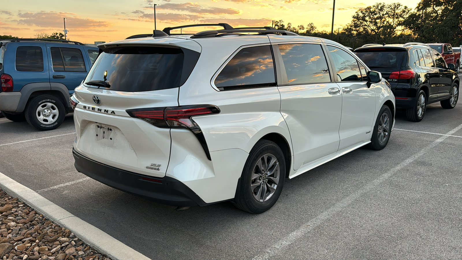 2021 Toyota Sienna XLE 6