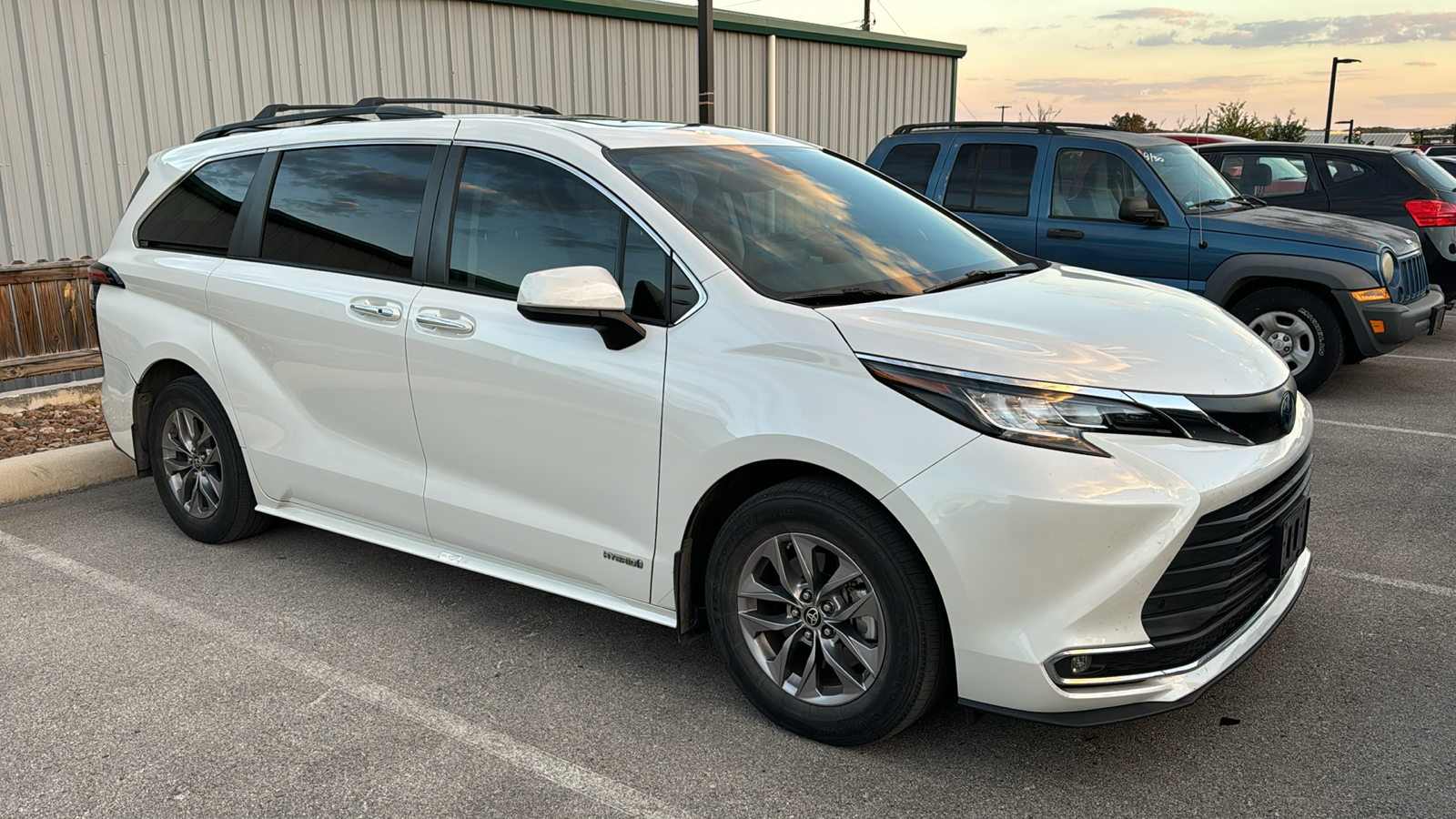 2021 Toyota Sienna XLE 11