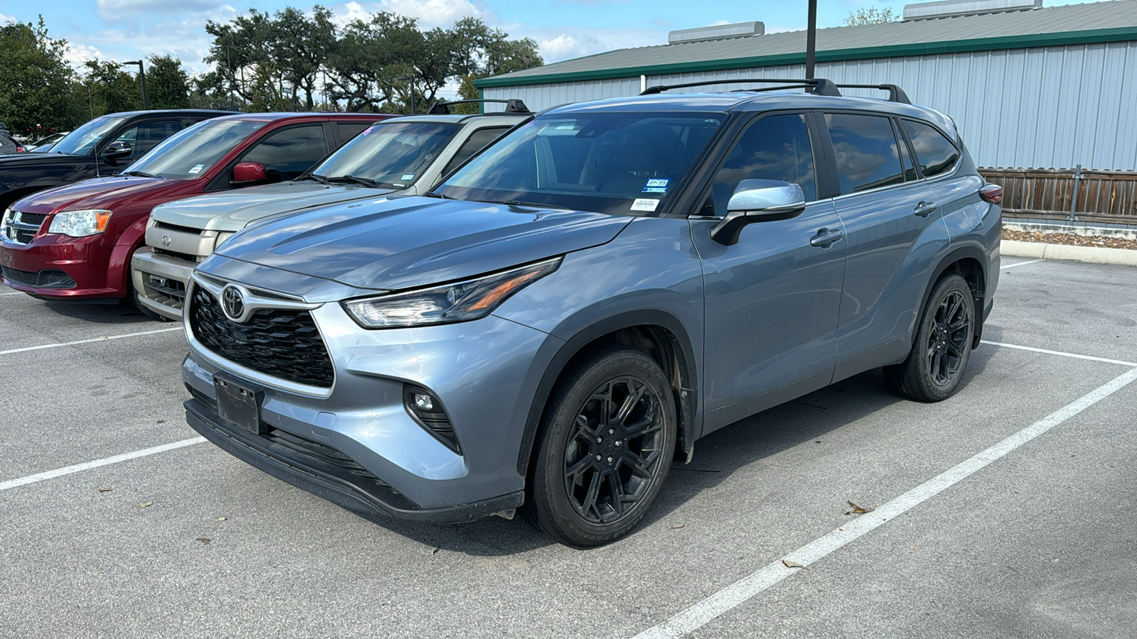 2023 Toyota Highlander LE 3