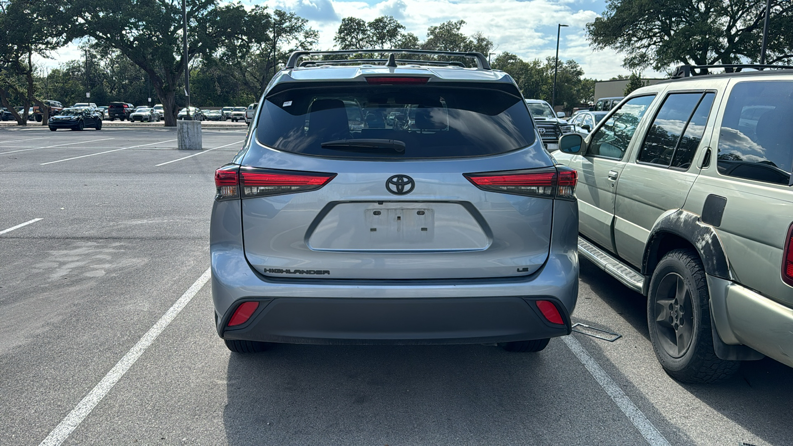 2023 Toyota Highlander LE 5