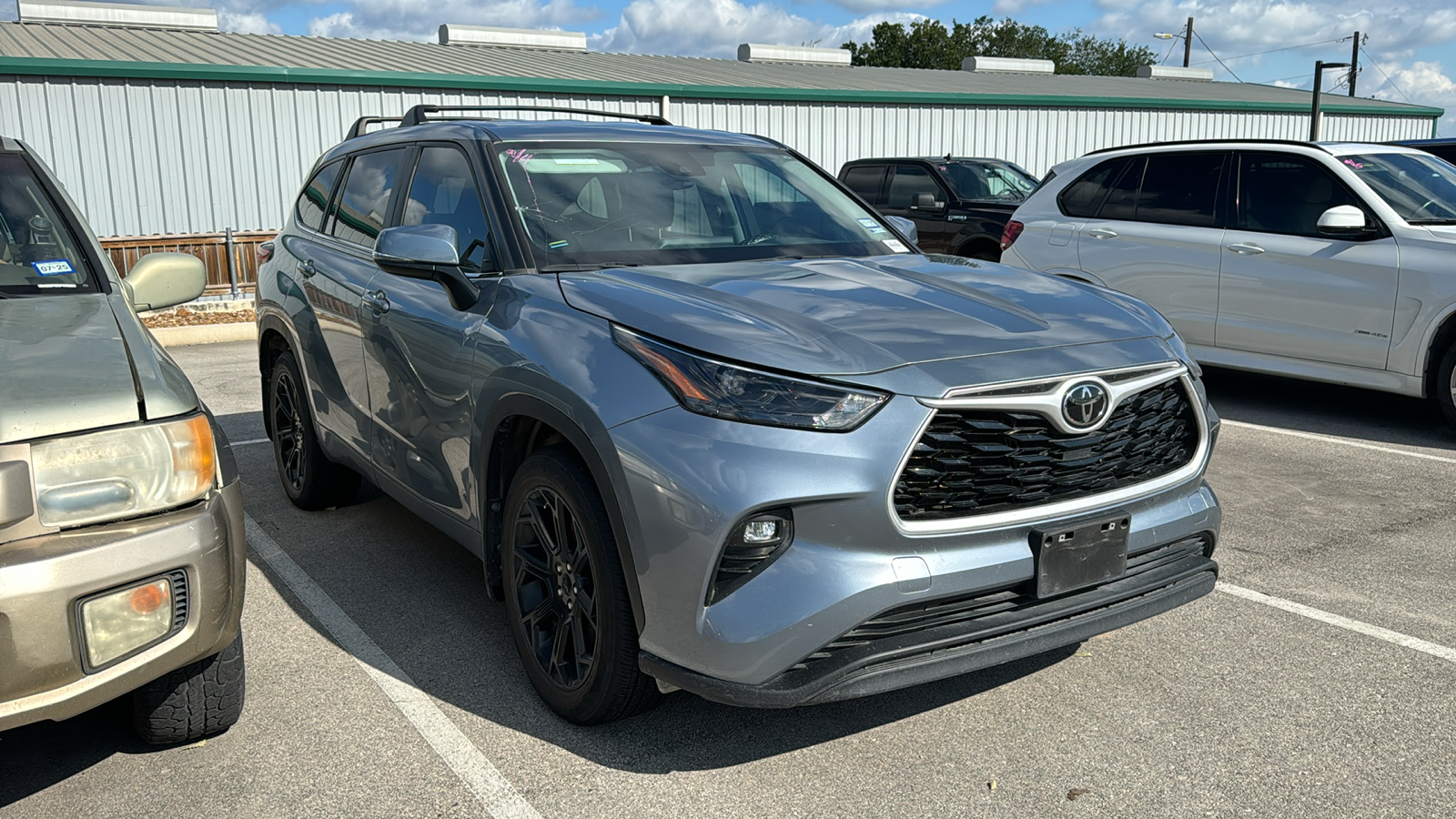 2023 Toyota Highlander LE 11