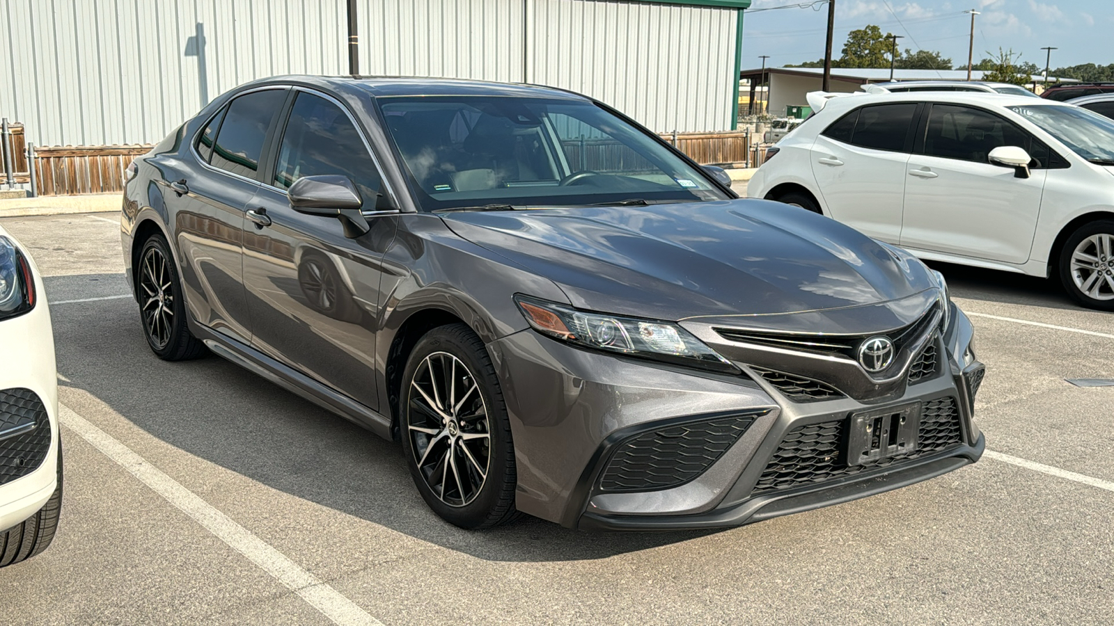 2021 Toyota Camry SE 2