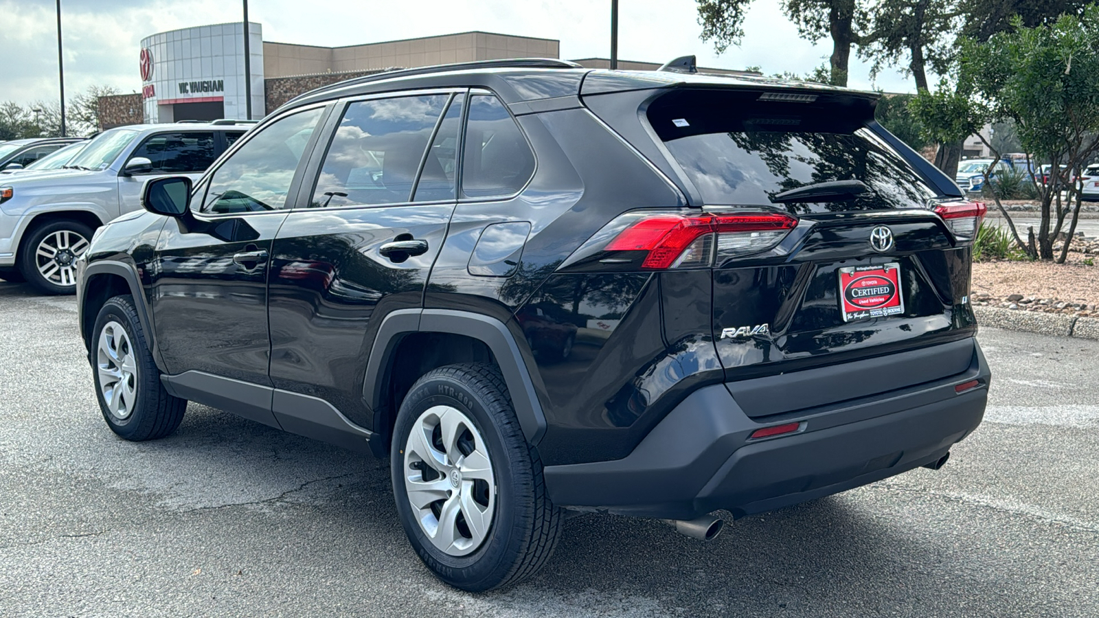 2021 Toyota RAV4 LE 5