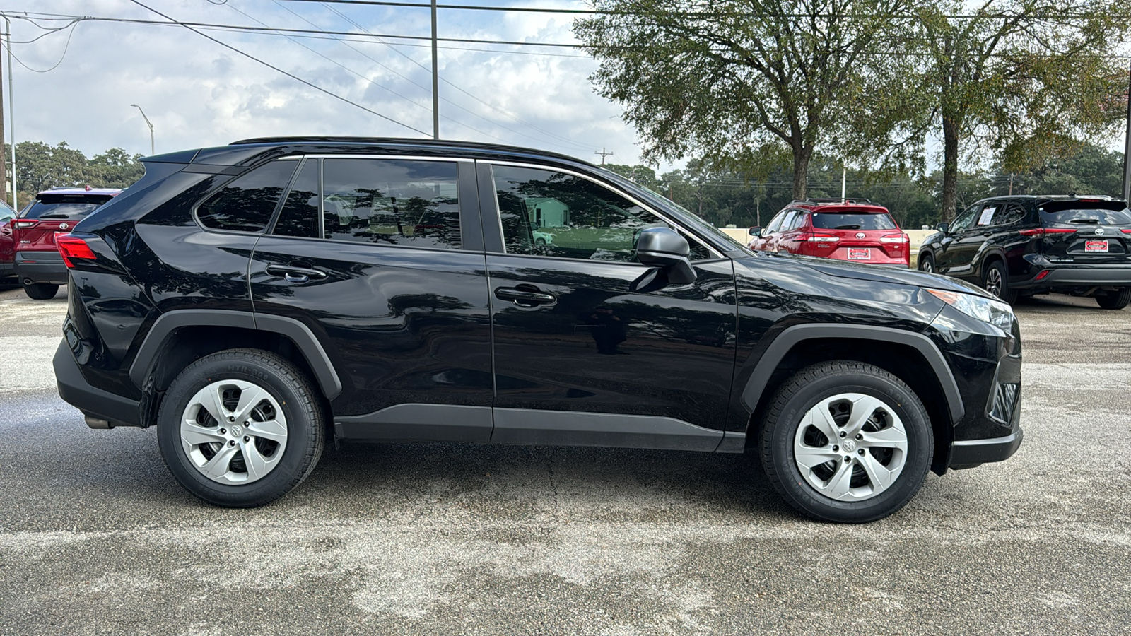 2021 Toyota RAV4 LE 8