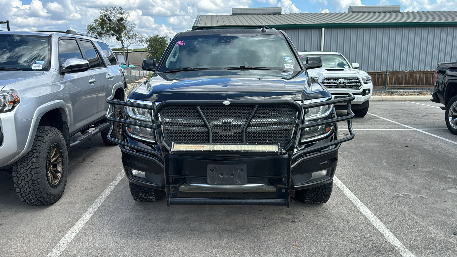 2018 Chevrolet Suburban LT 2