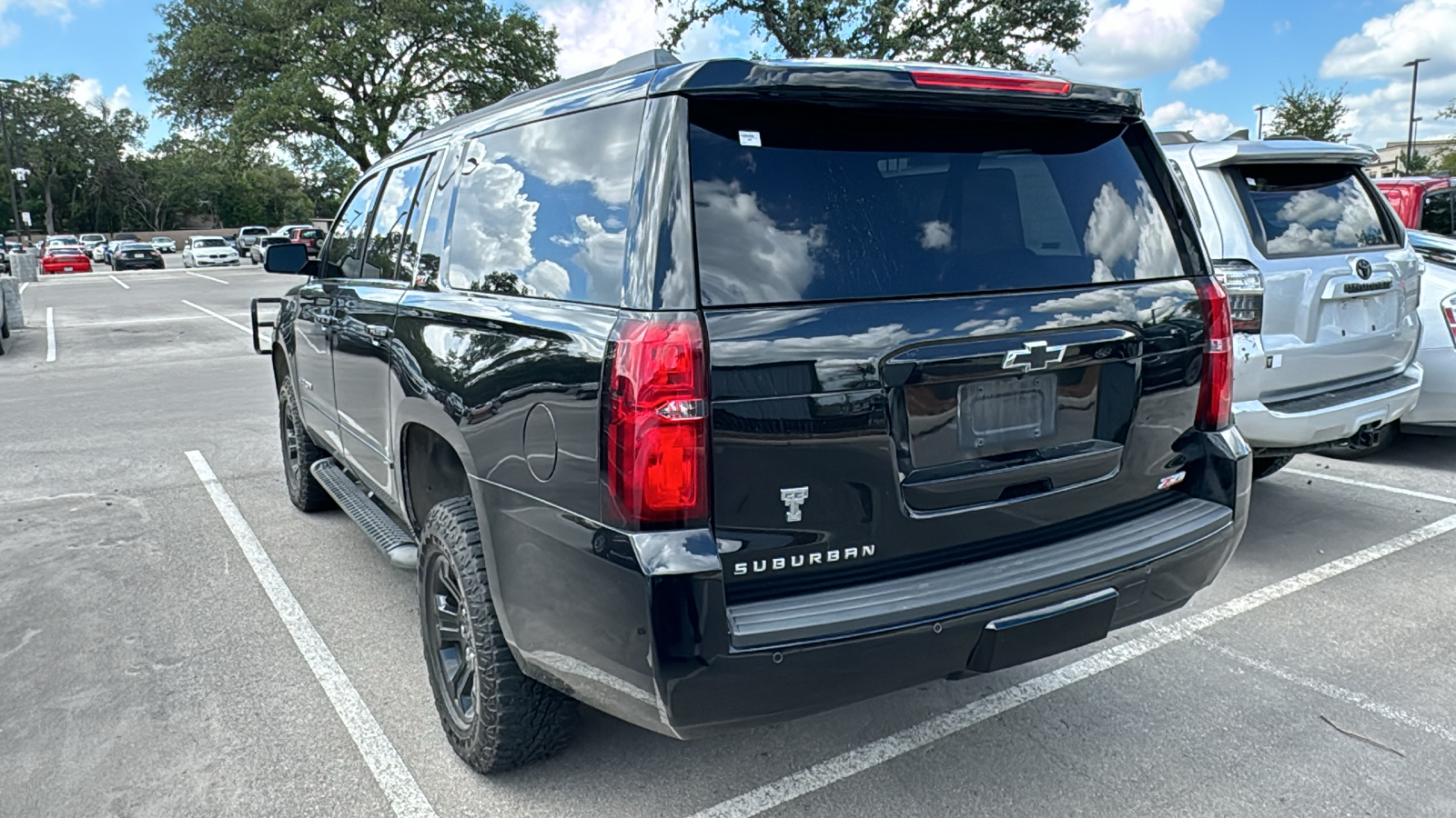 2018 Chevrolet Suburban LT 4