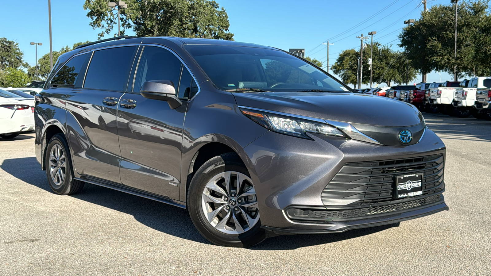 2021 Toyota Sienna LE 2