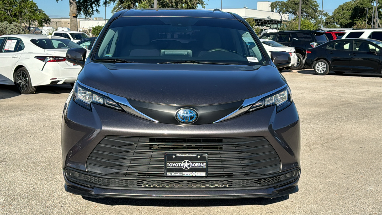 2021 Toyota Sienna LE 3