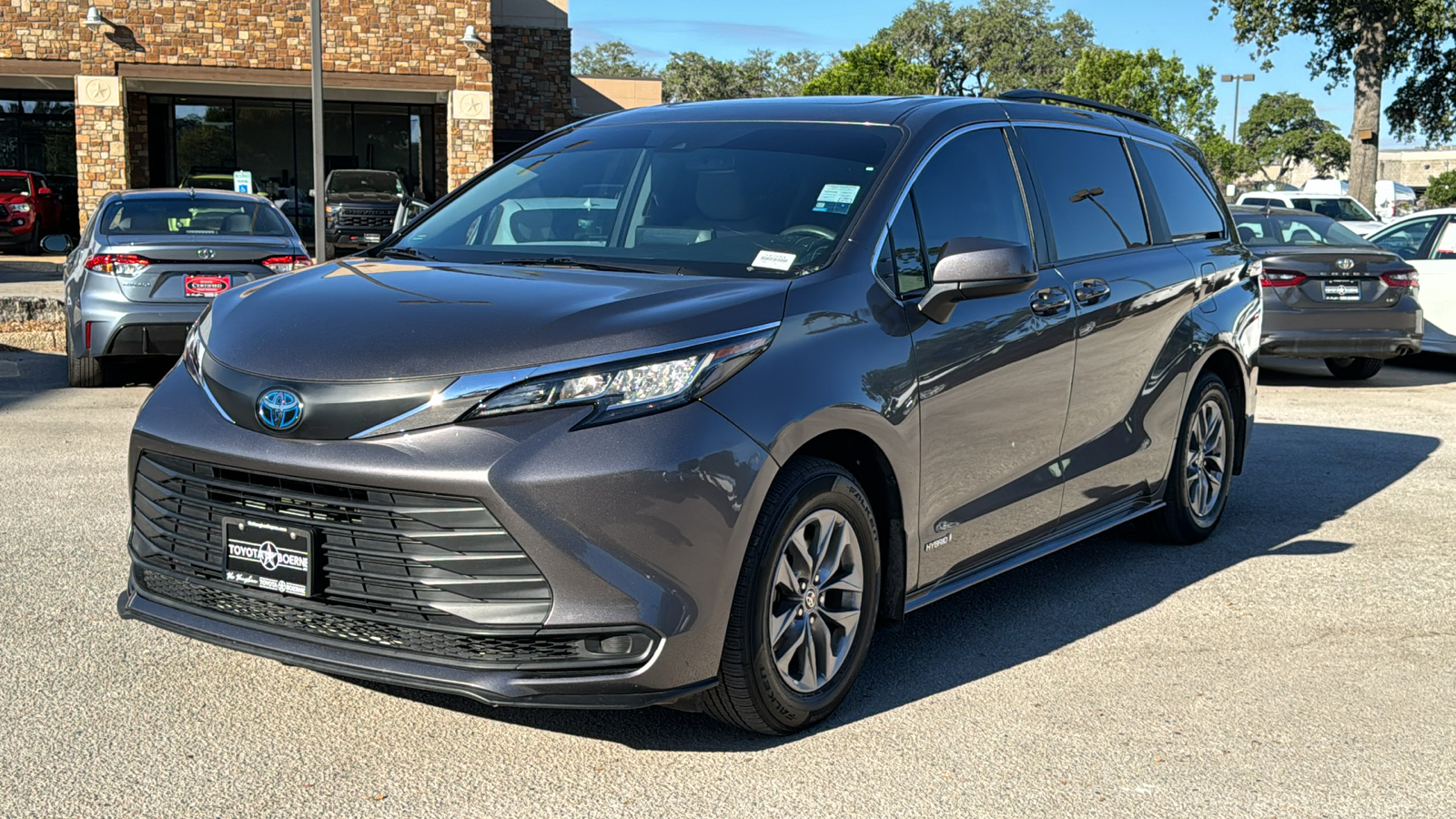 2021 Toyota Sienna LE 4