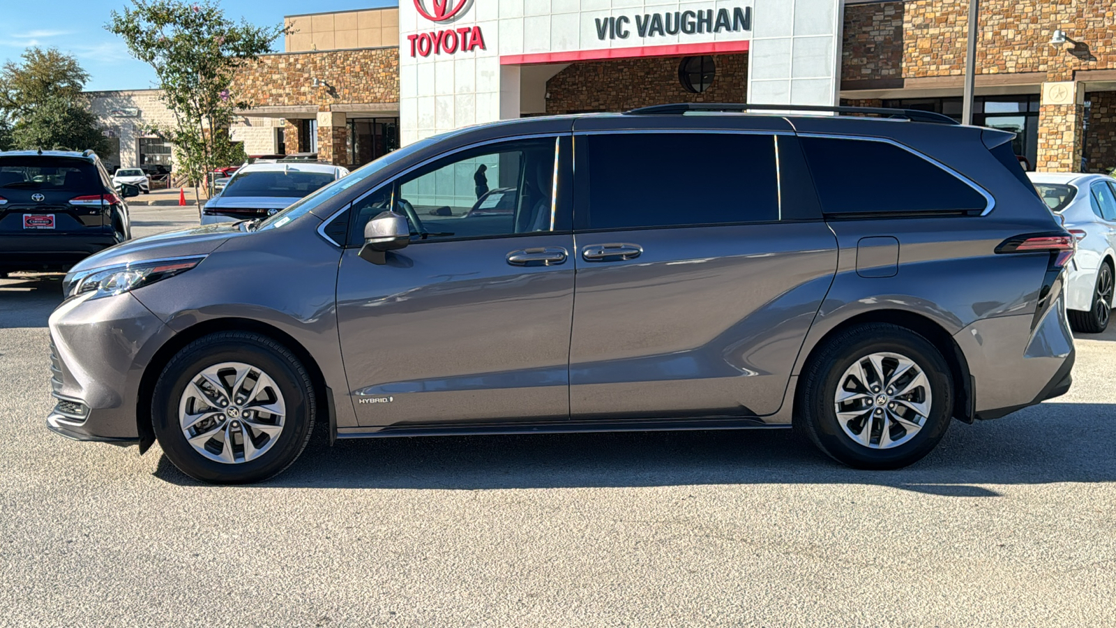 2021 Toyota Sienna LE 5