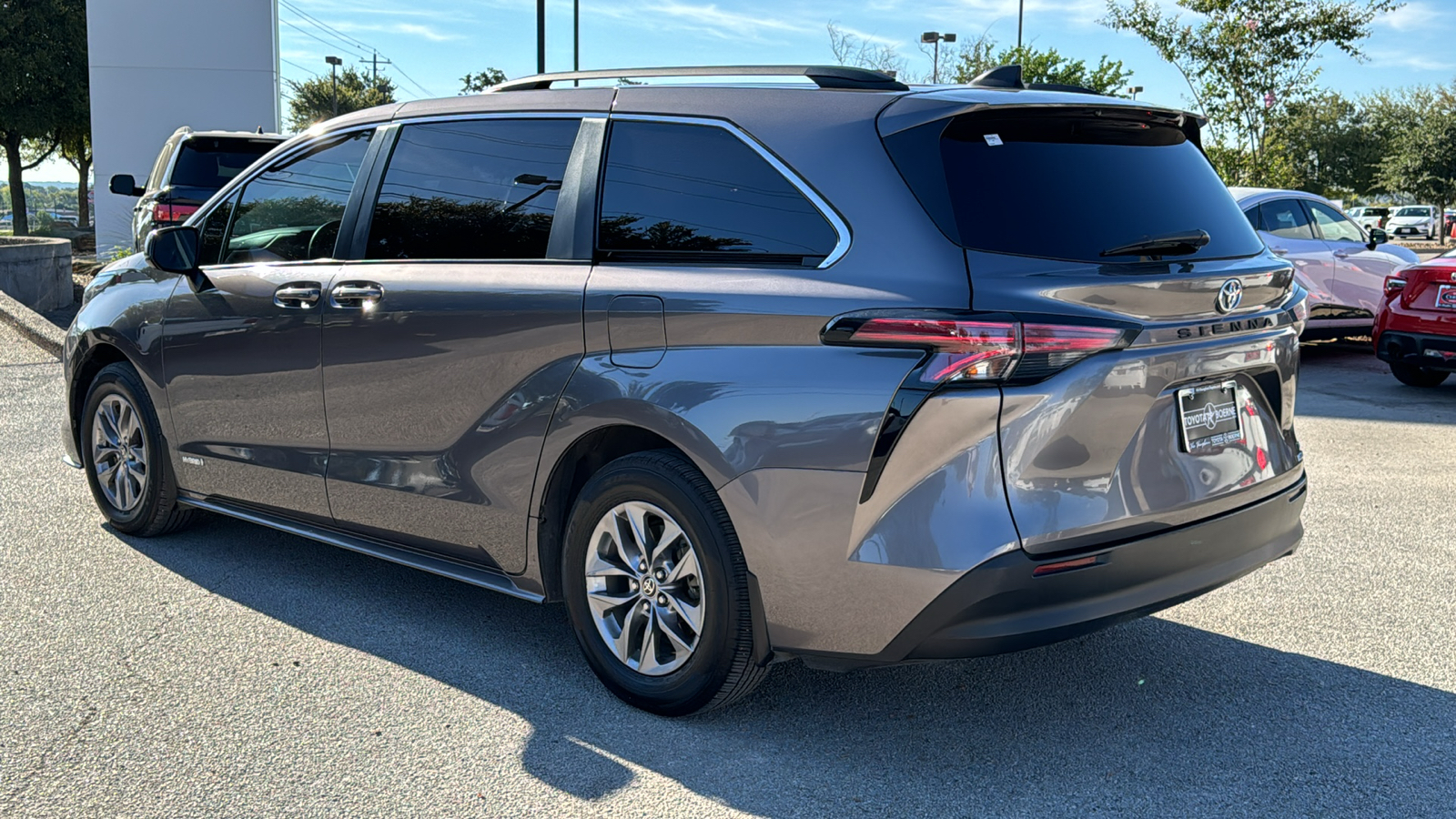 2021 Toyota Sienna LE 6