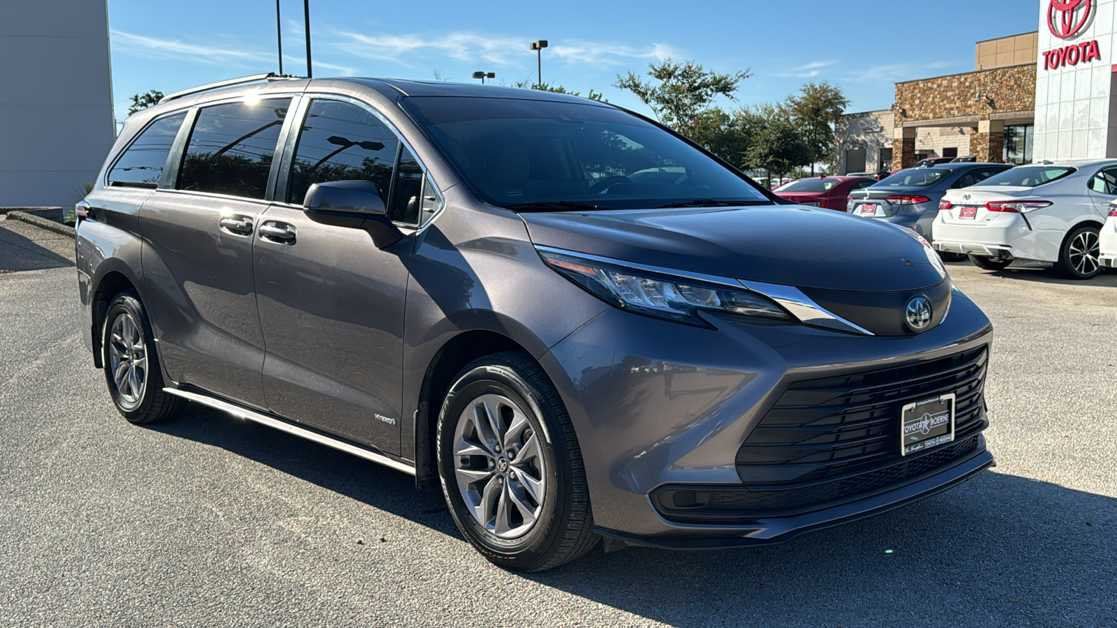 2021 Toyota Sienna LE 36