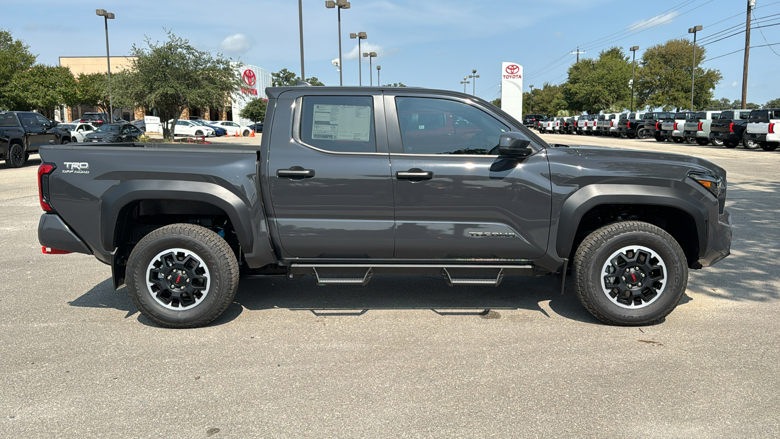 2024 Toyota Tacoma TRD Off-Road 8