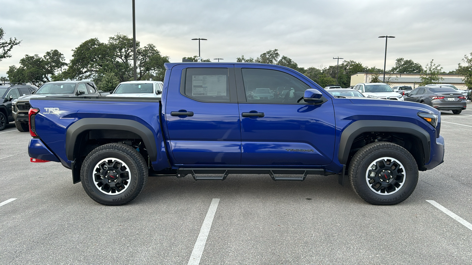 2024 Toyota Tacoma TRD Off-Road 8