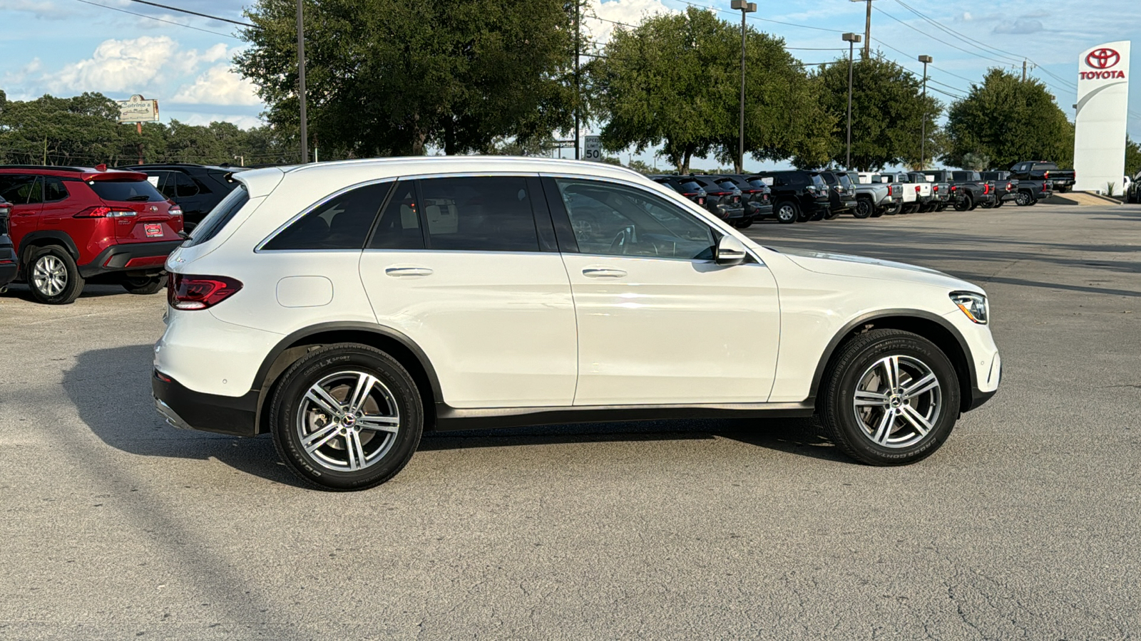 2021 Mercedes-Benz GLC GLC 300 8