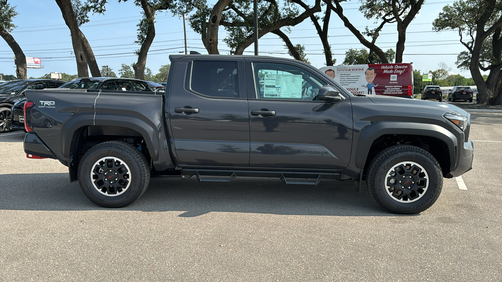 2024 Toyota Tacoma TRD Off-Road 8