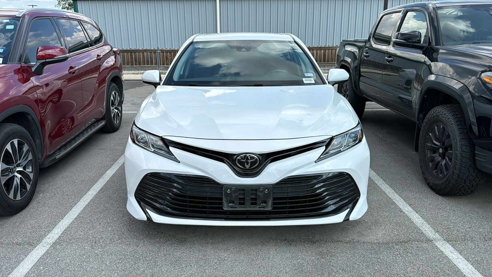 2020 Toyota Camry LE 3