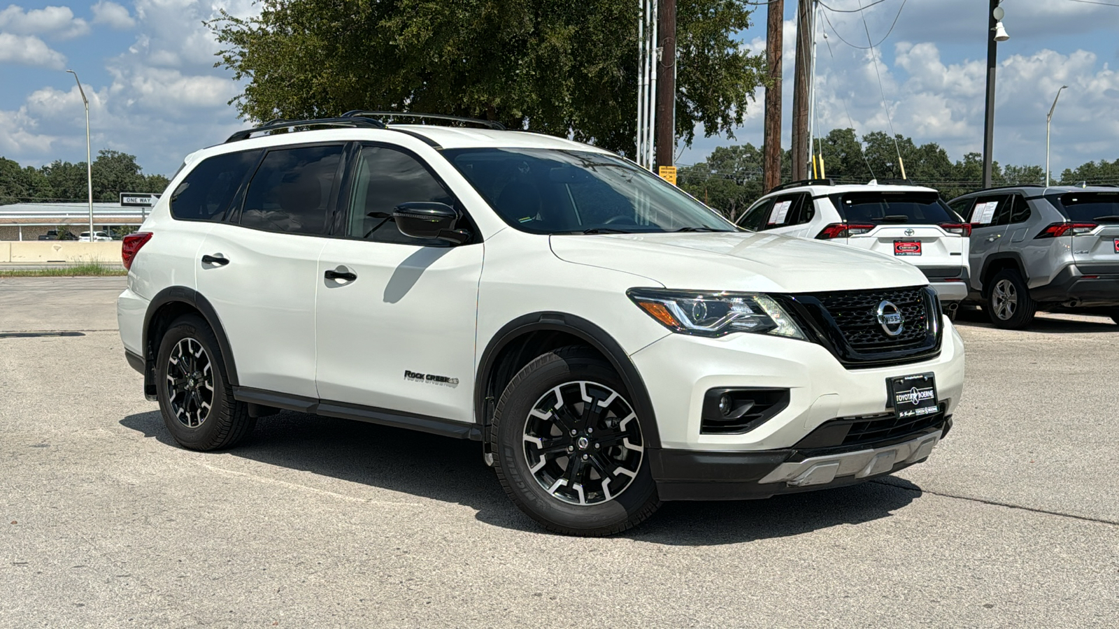 2019 Nissan Pathfinder SV 2