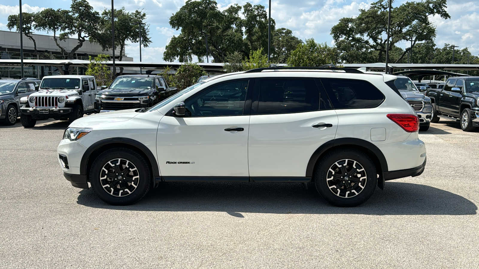 2019 Nissan Pathfinder SV 5