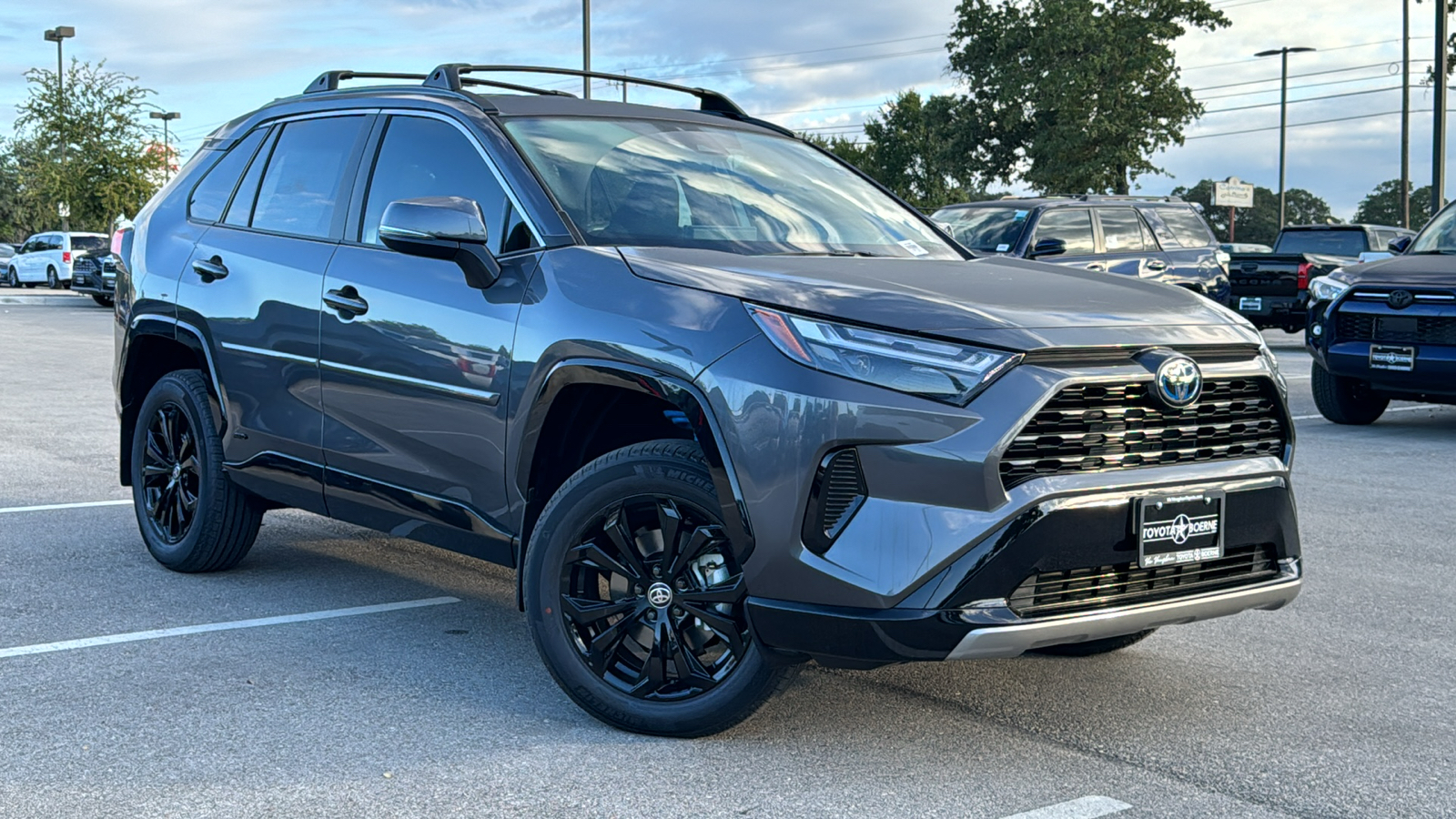 2024 Toyota RAV4 Hybrid SE 24