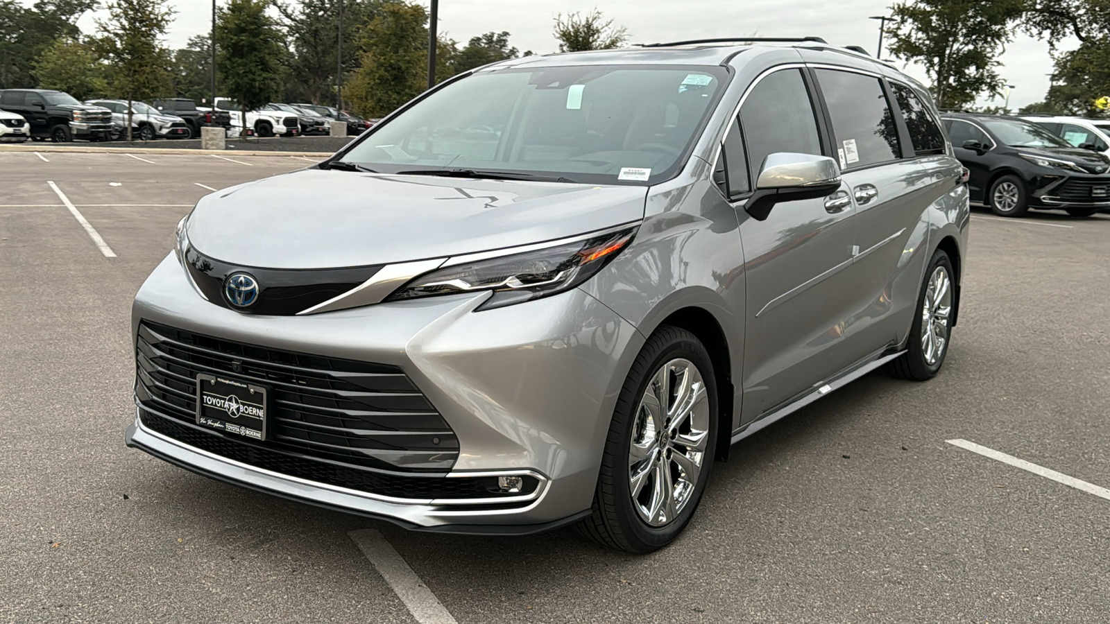 2024 Toyota Sienna Platinum 3