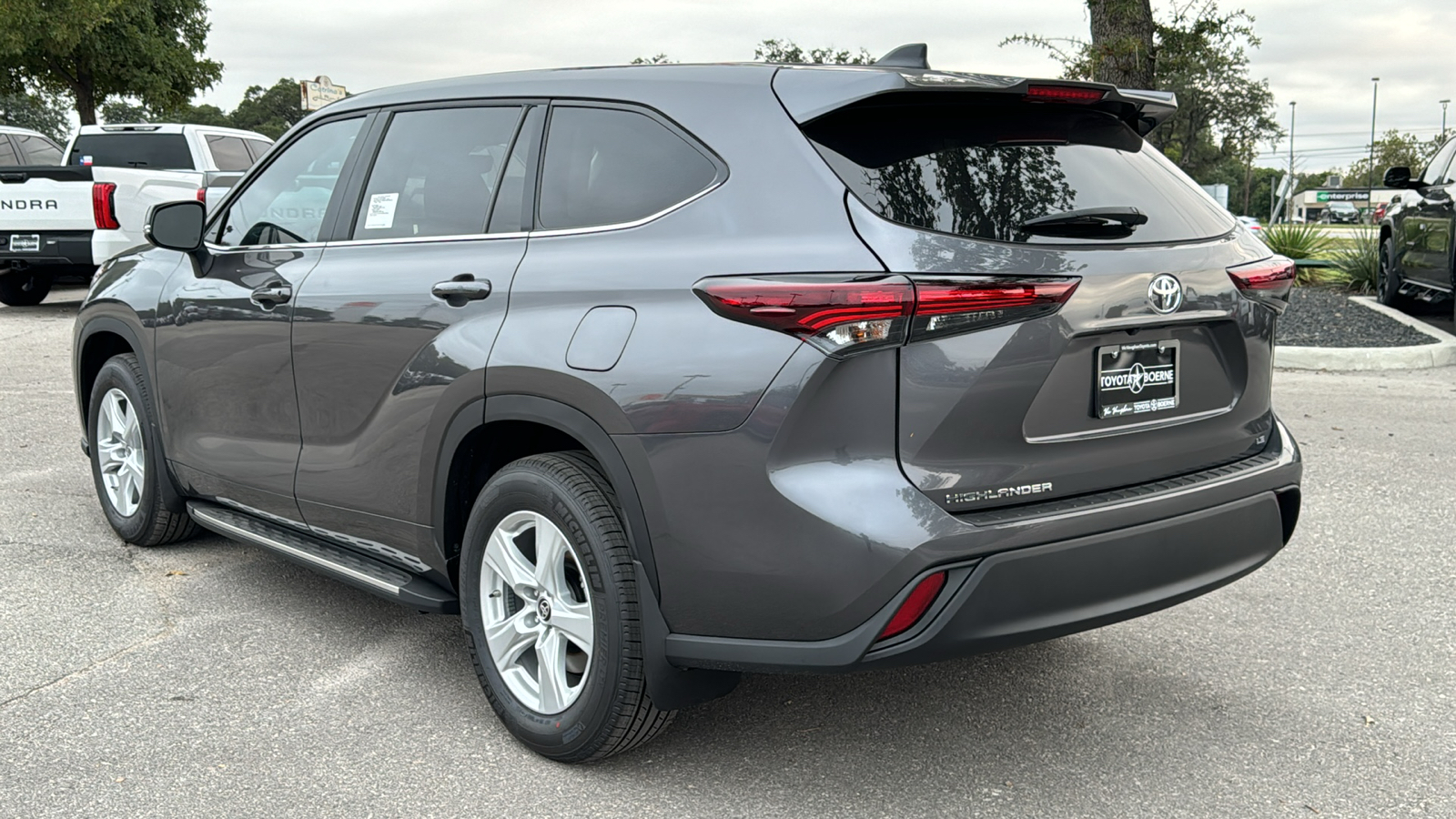 2024 Toyota Highlander LE 5