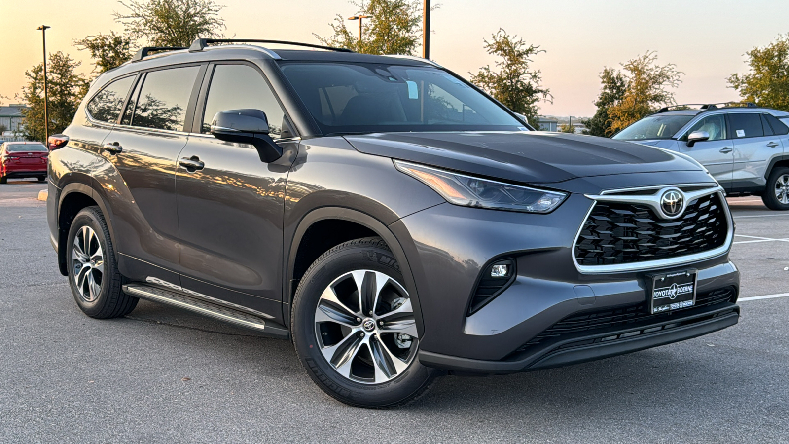 2024 Toyota Highlander XLE 2