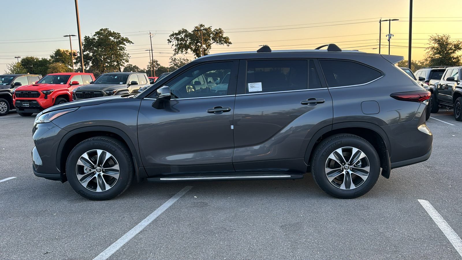 2024 Toyota Highlander XLE 5