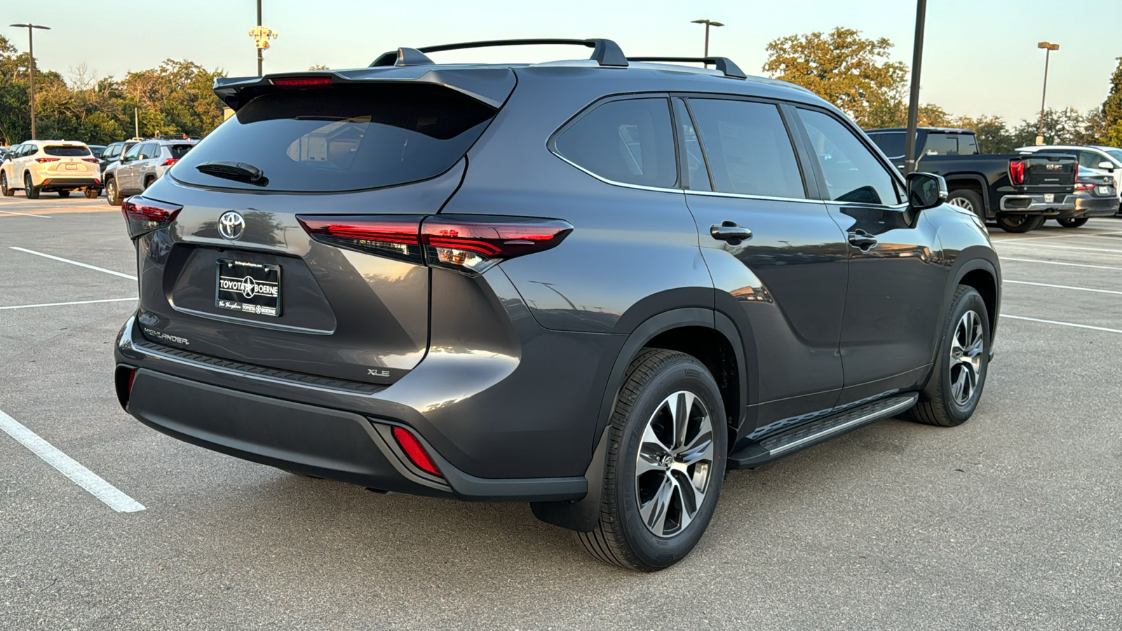 2024 Toyota Highlander XLE 8