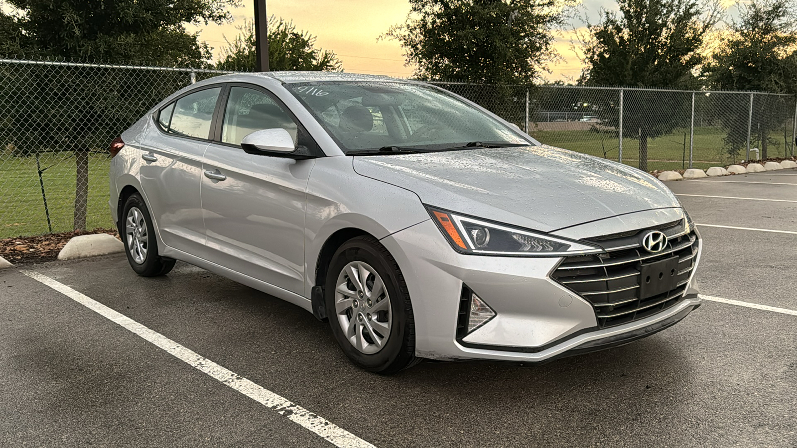 2019 Hyundai Elantra SE 2