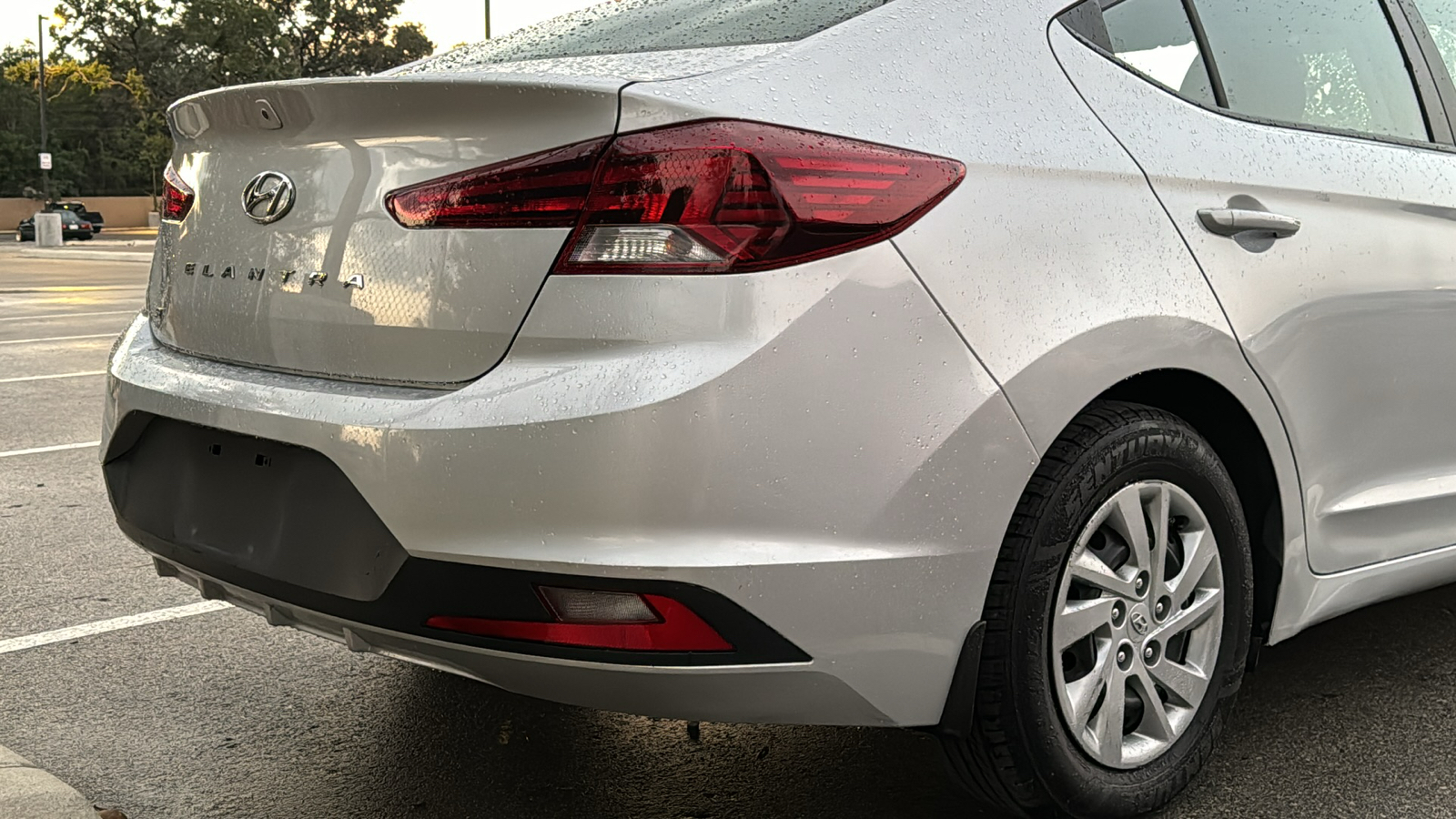 2019 Hyundai Elantra SE 9