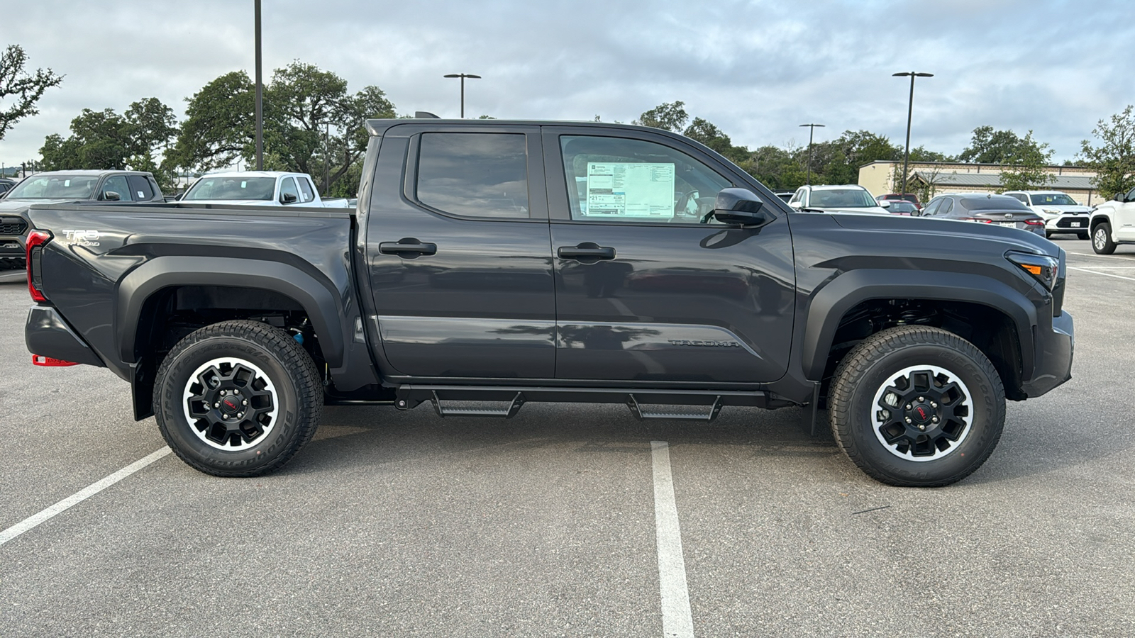 2024 Toyota Tacoma TRD Off-Road 8