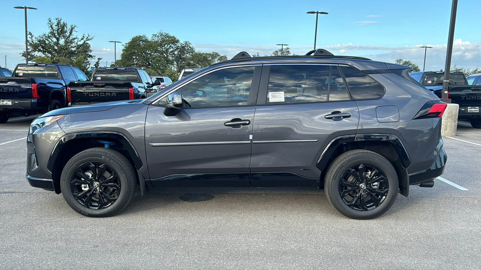 2024 Toyota RAV4 Hybrid SE 4