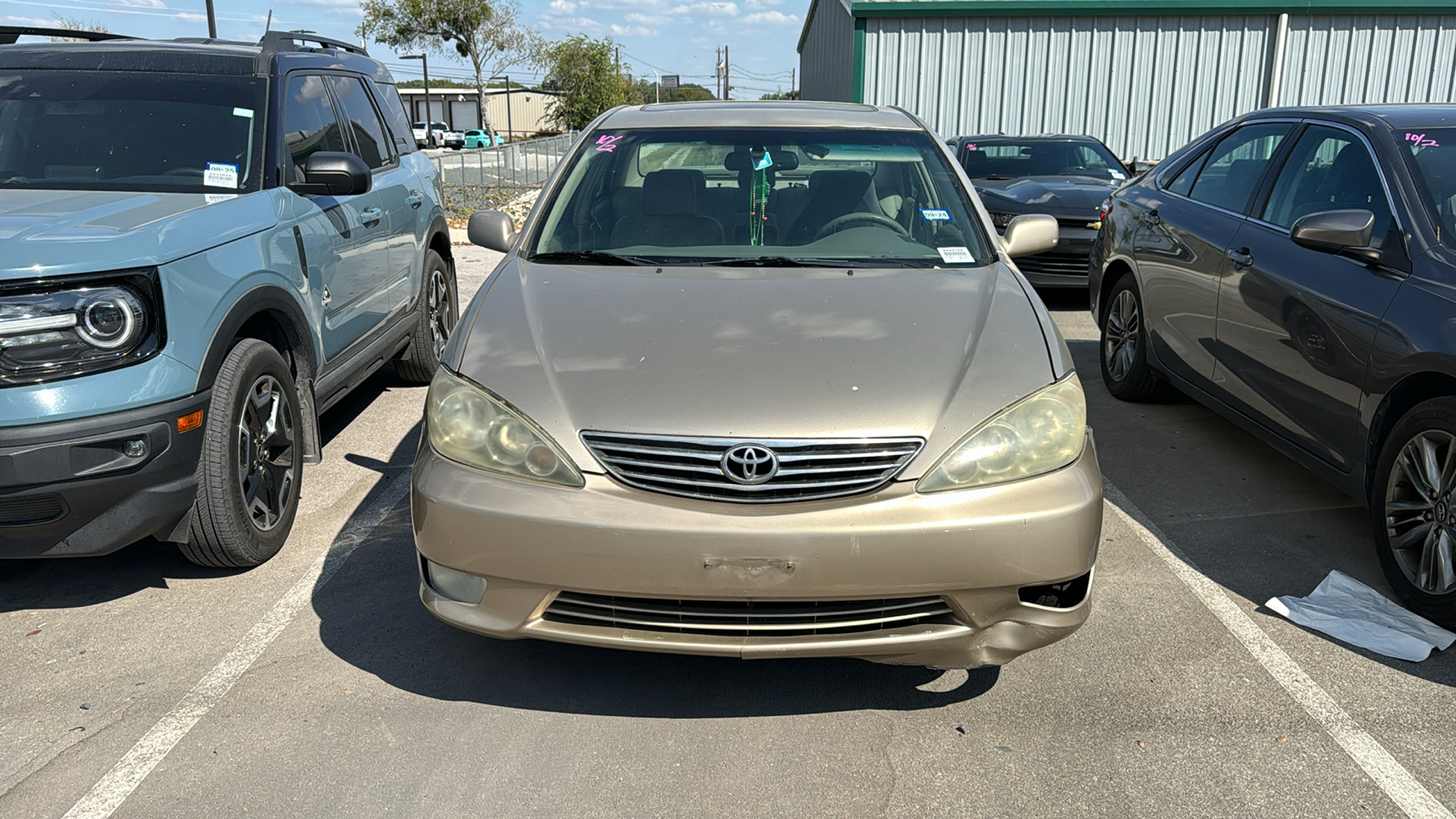 2005 Toyota Camry XLE 2