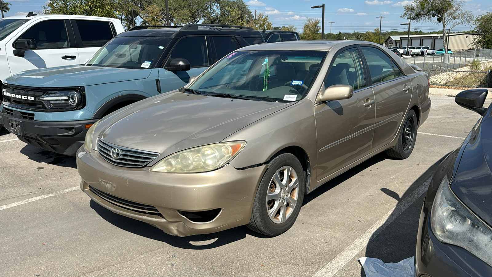 2005 Toyota Camry XLE 3