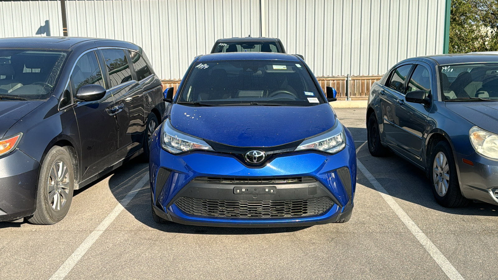 2021 Toyota C-HR XLE 3