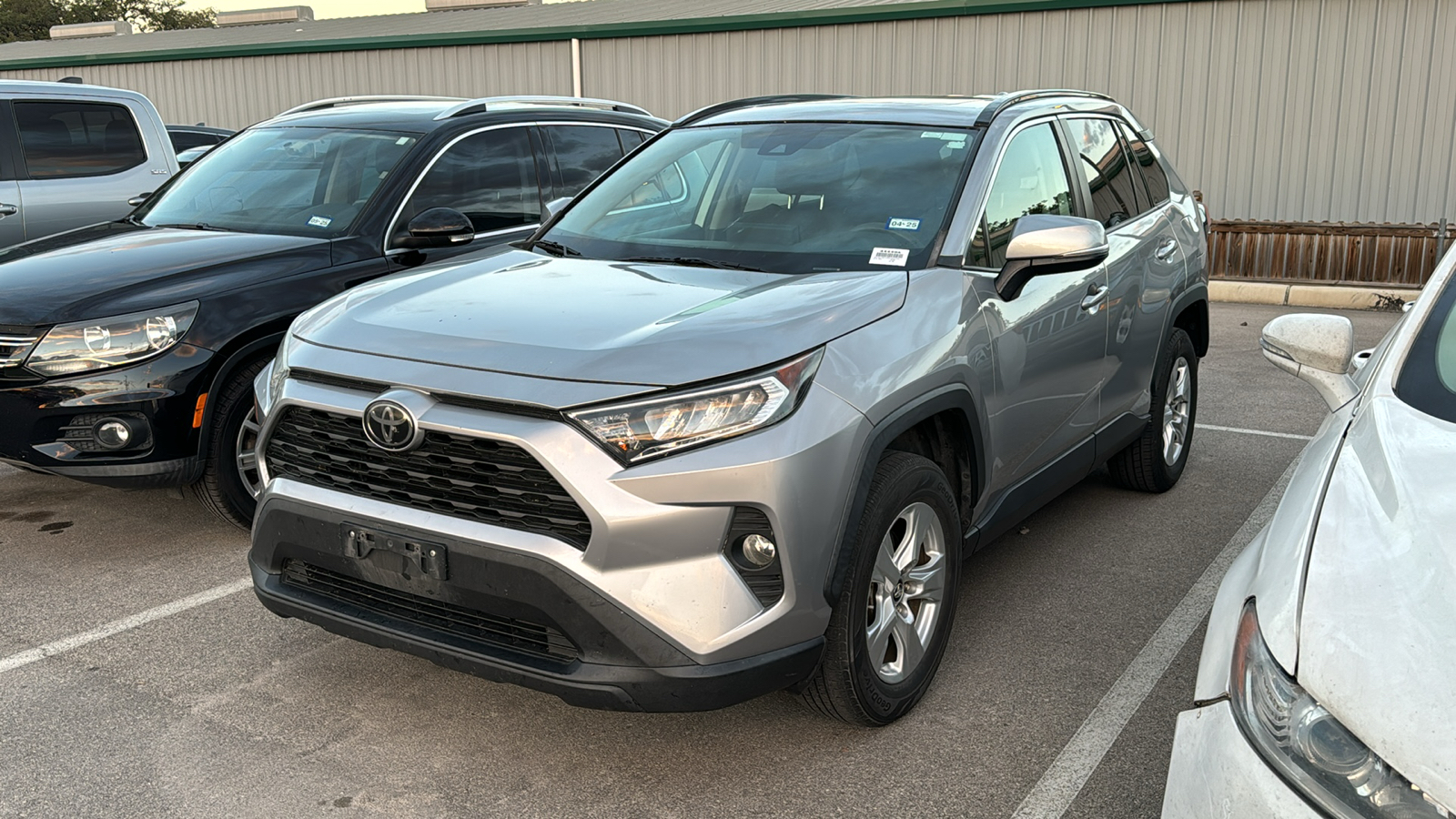 2019 Toyota RAV4 XLE 3