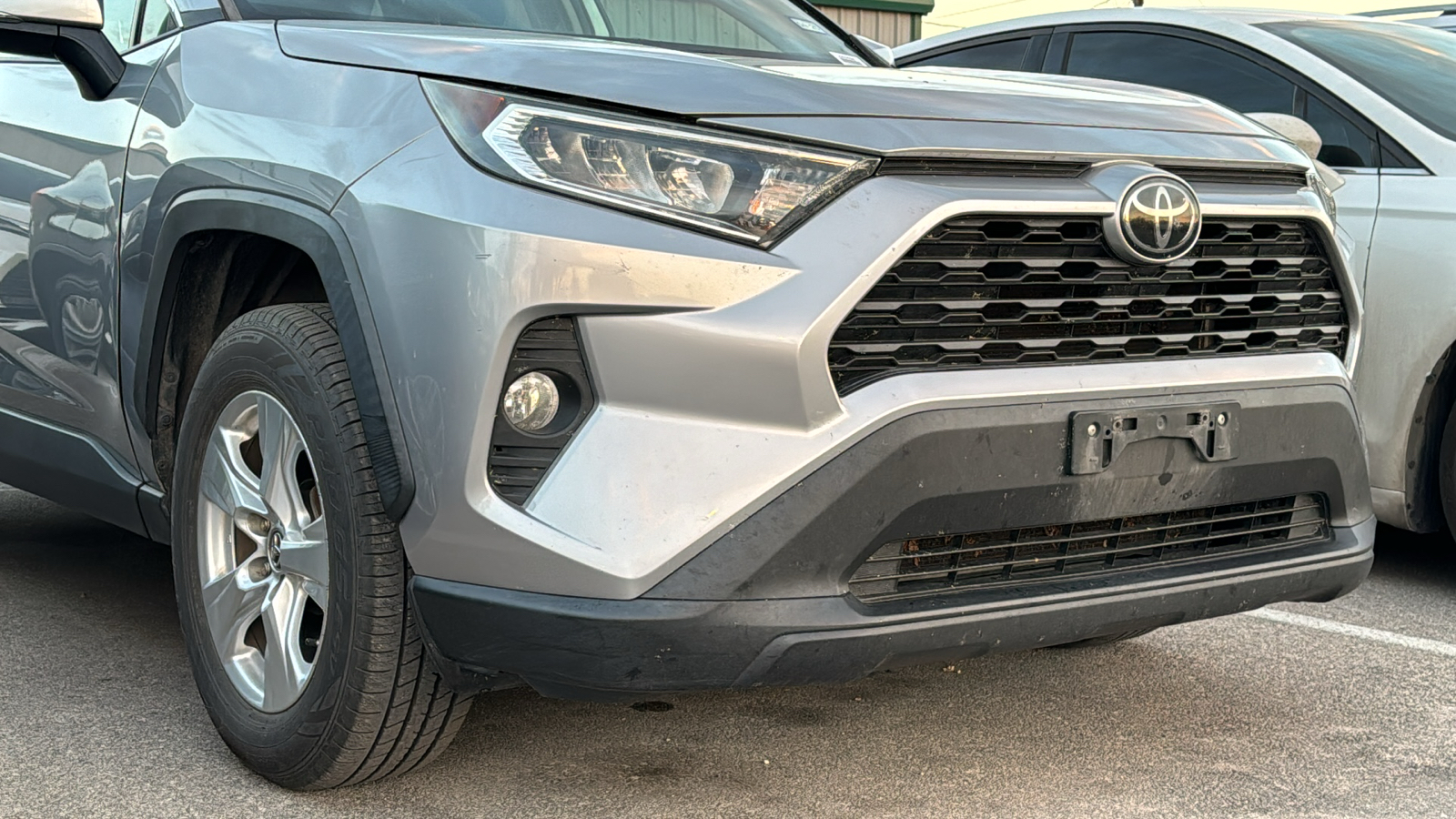 2019 Toyota RAV4 XLE 9