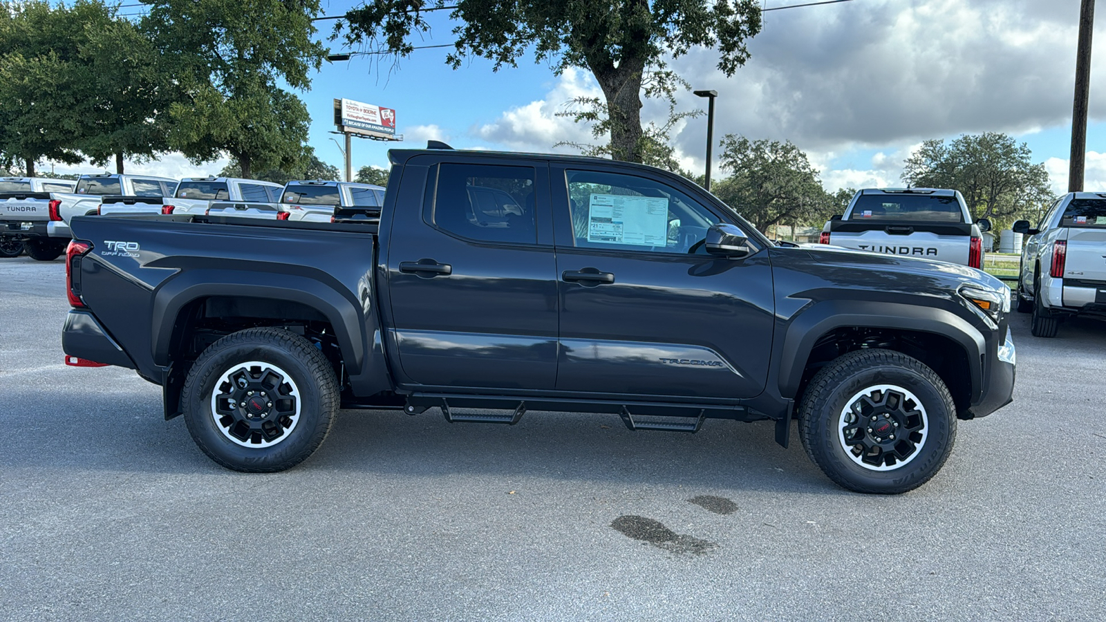 2024 Toyota Tacoma TRD Off-Road 9