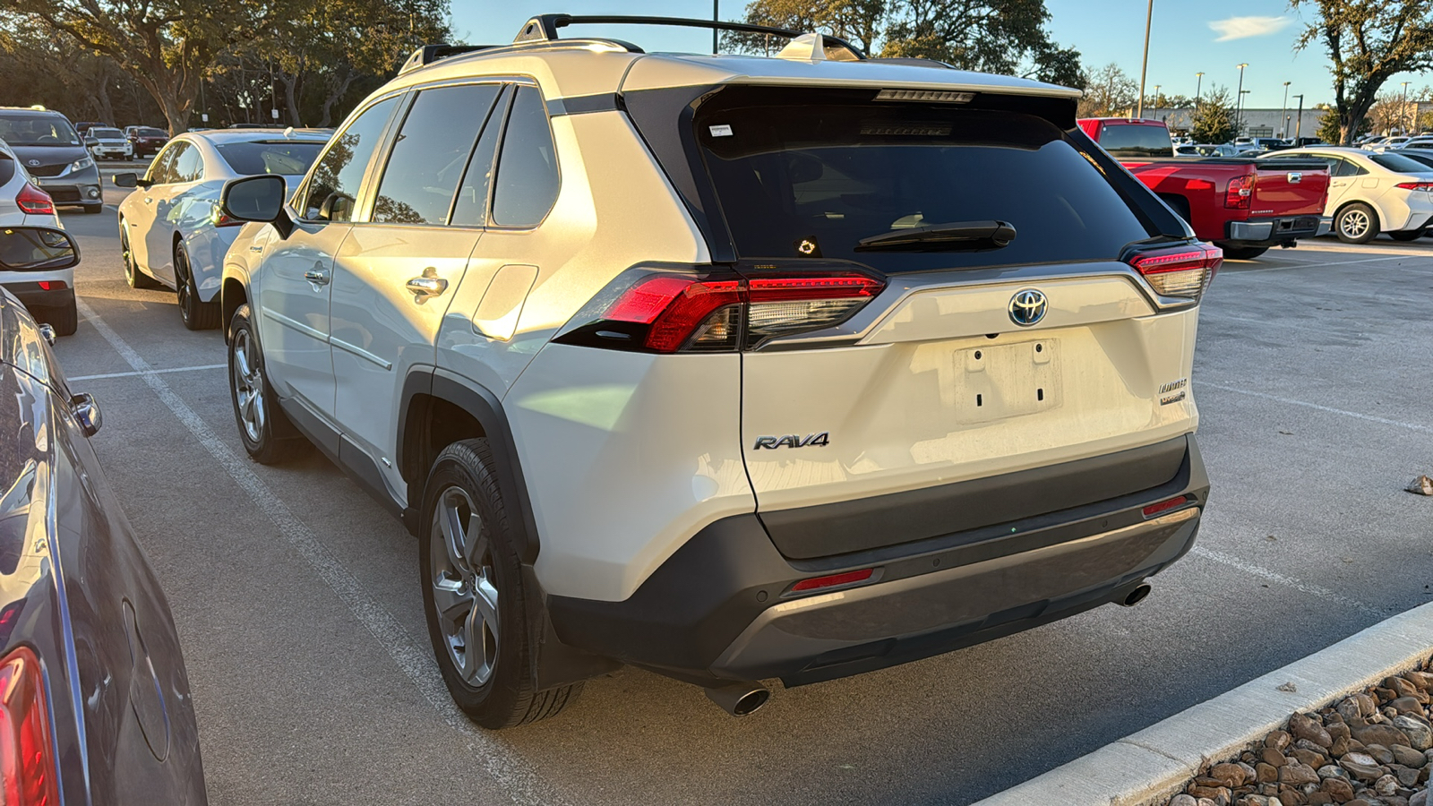 2021 Toyota RAV4 Hybrid Limited 4