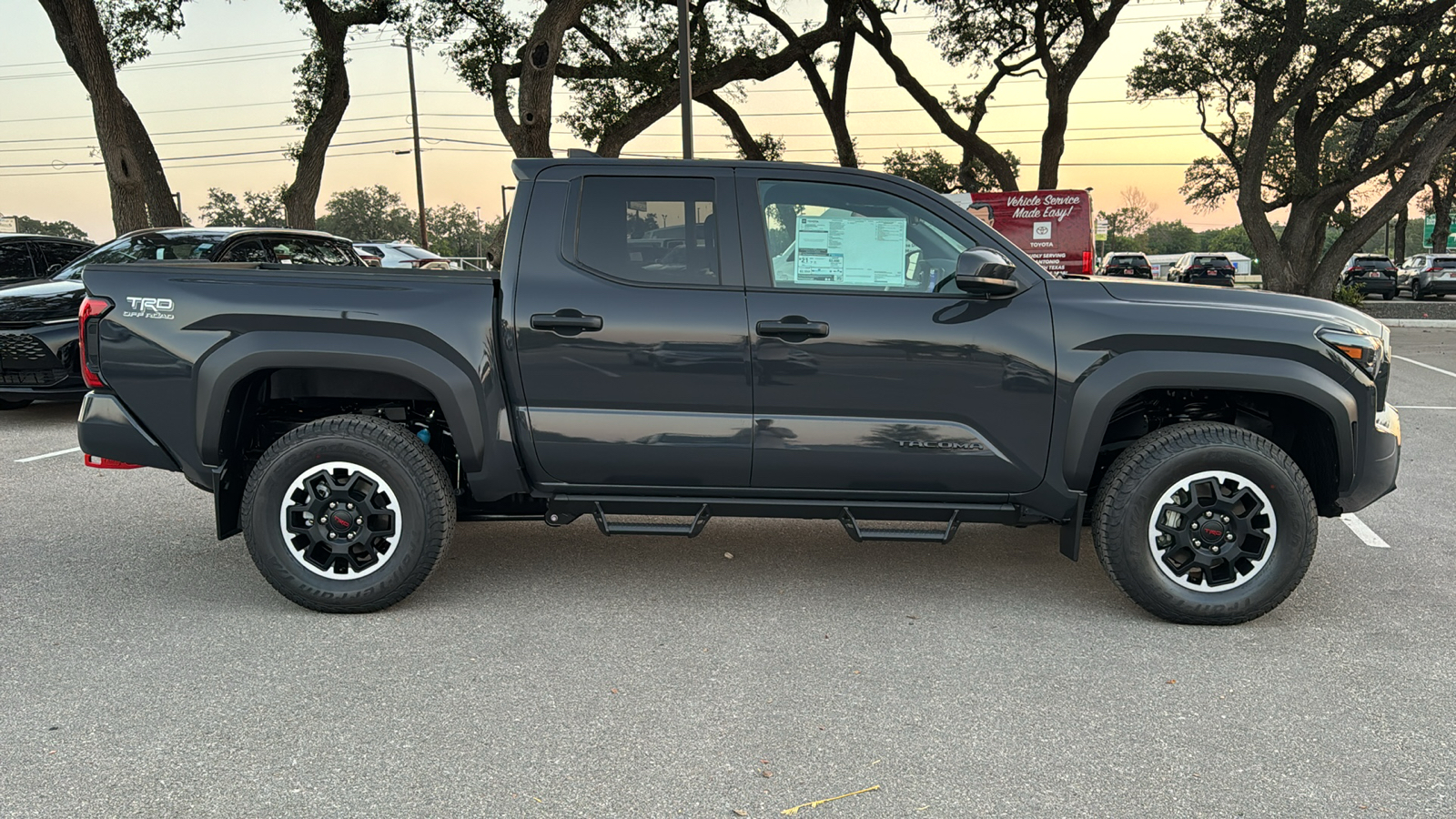 2024 Toyota Tacoma TRD Off-Road 9