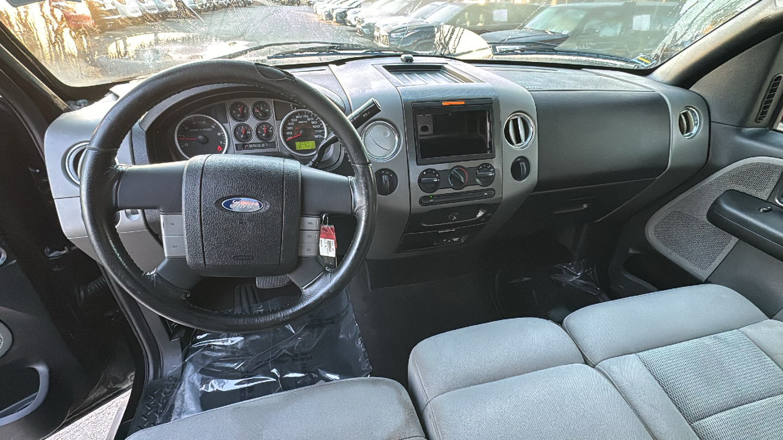 2004 Ford F-150 XL 27