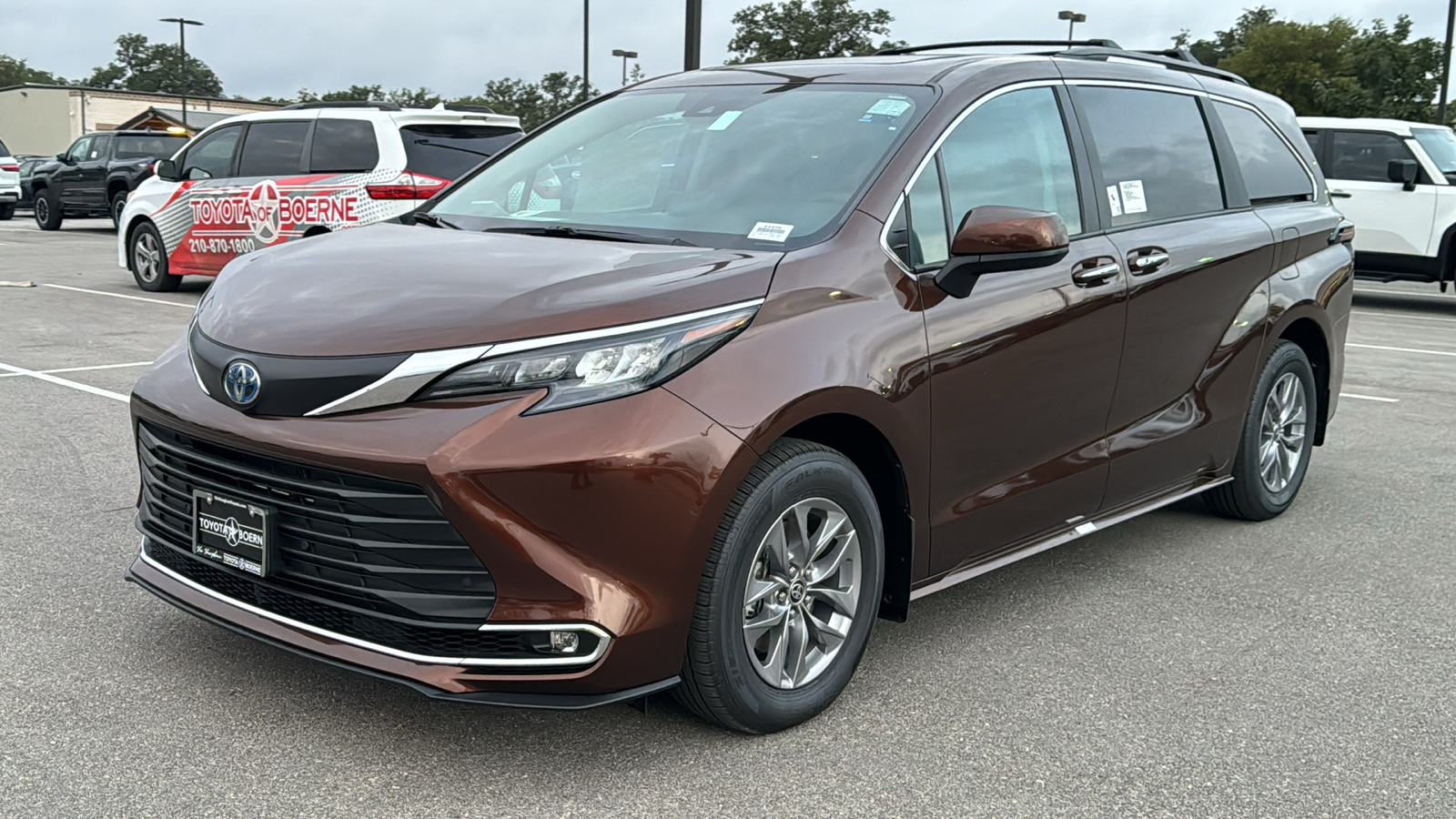 2024 Toyota Sienna XLE 3