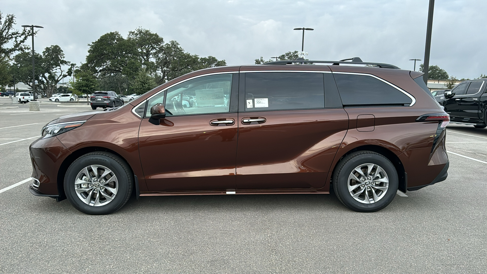 2024 Toyota Sienna XLE 4