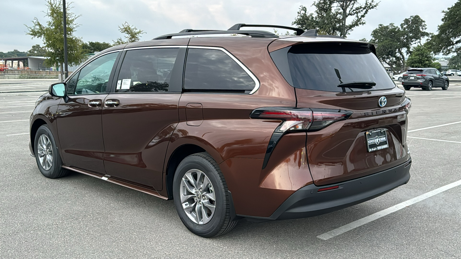 2024 Toyota Sienna XLE 5